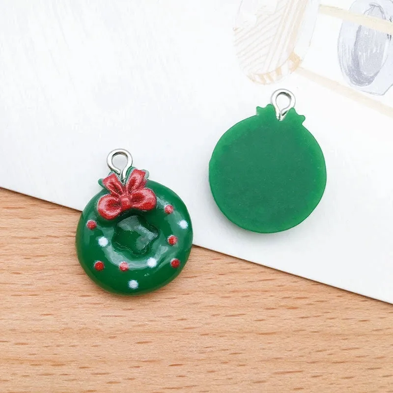 1 Piece 15 * 22mm 15 * 26mm 17 * 22mm Resin Christmas Tree Santa Claus Christmas Socks Pendant