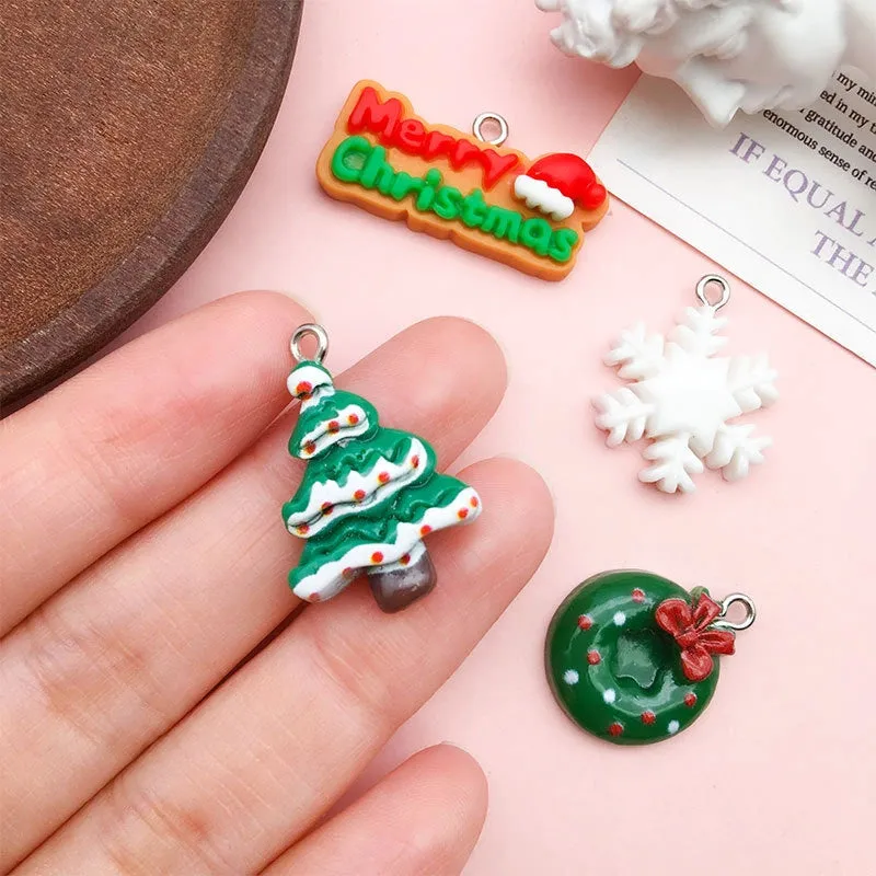 1 Piece 15 * 22mm 15 * 26mm 17 * 22mm Resin Christmas Tree Santa Claus Christmas Socks Pendant