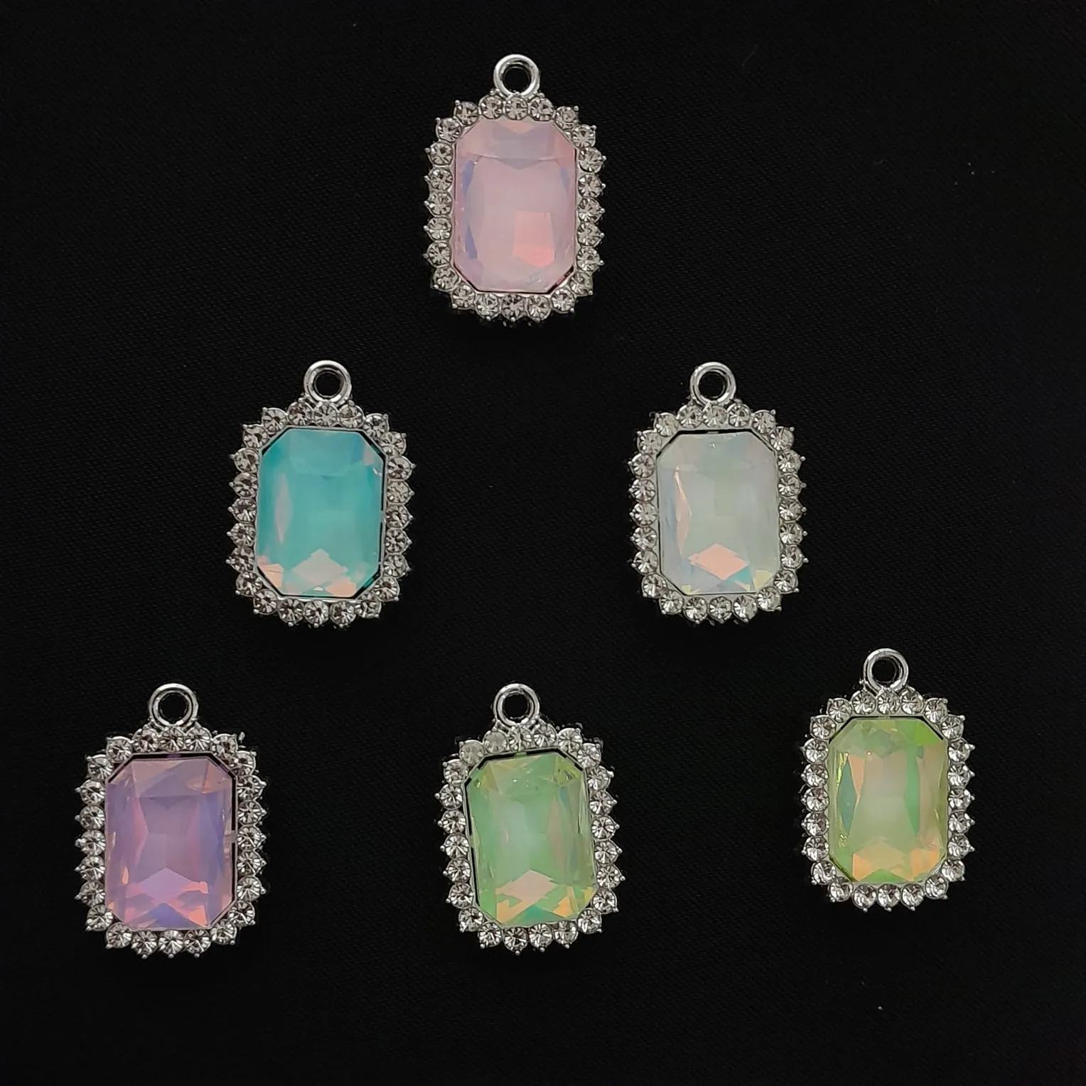 Aura Crystal Pendants - Oval Shape