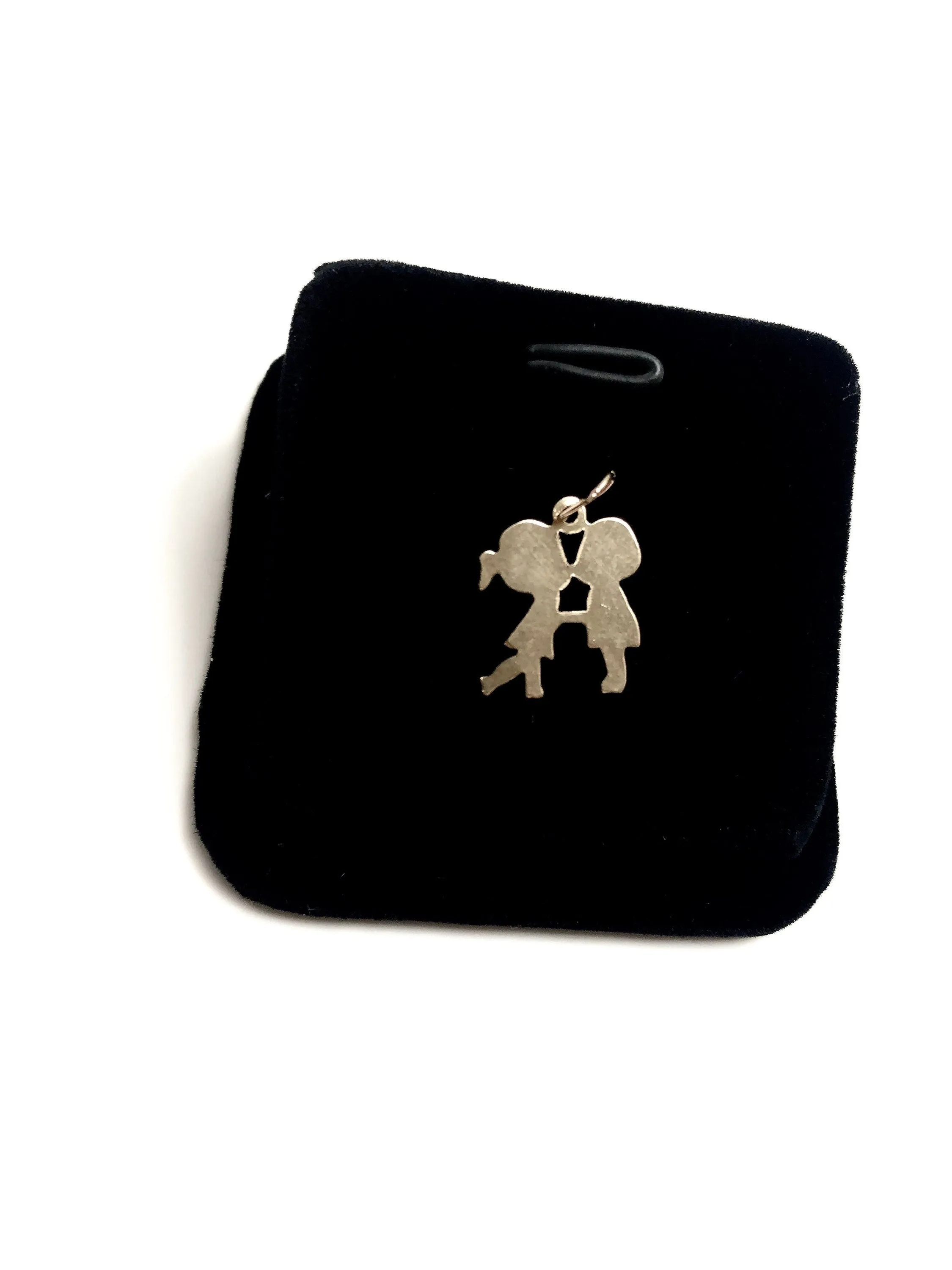 Cute 14kGF Kissing Charm