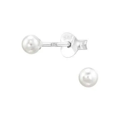 Silver Pearl Ear Stud - Elegant and Timeless Accessory for Any Occasion