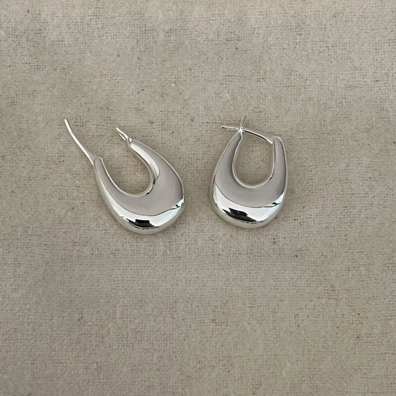 U-Shaped Minimalist Hoops Earrings